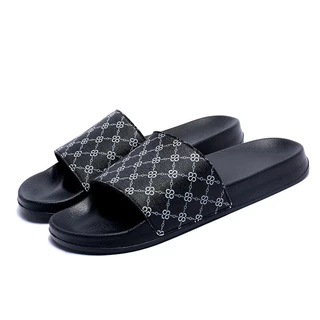 39-45 รองเท้าแตะผู้ชาย แฟชั่น สไตล์ใหม่ รองเท้าแตะกลางแจ้ง เหมาะสําหรับการผ่อนคลายในช่วงฤดูร้อนและกีฬา ระงับกลิ่นกาย พื้นนิ่ม กันลื่น แฟชั่นเกาหลี มีไซส์