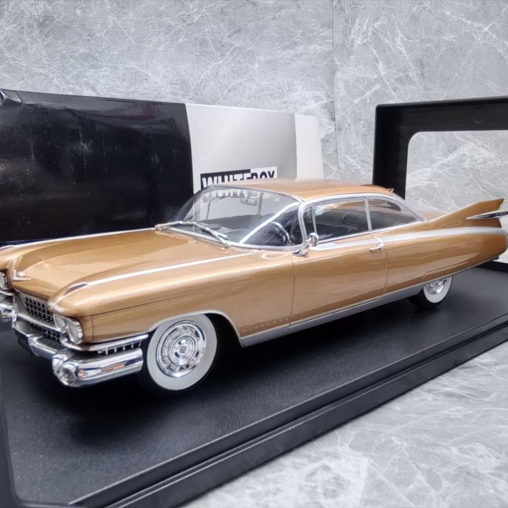 WHITEBOX 1/24 Cadillac Eldorado Cadillac Car Model Static Jewelry