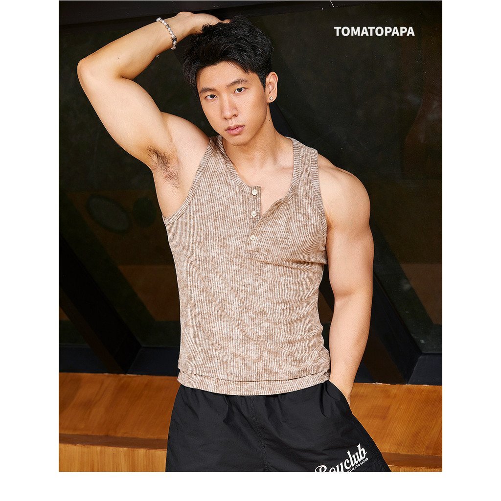 TOMATOPAPA Mens Slim-fit Henry Collar เสื้อแขนกุด-ปุ่มฤดูร้อนตกแต่งยืด Casual Sports Undershirt