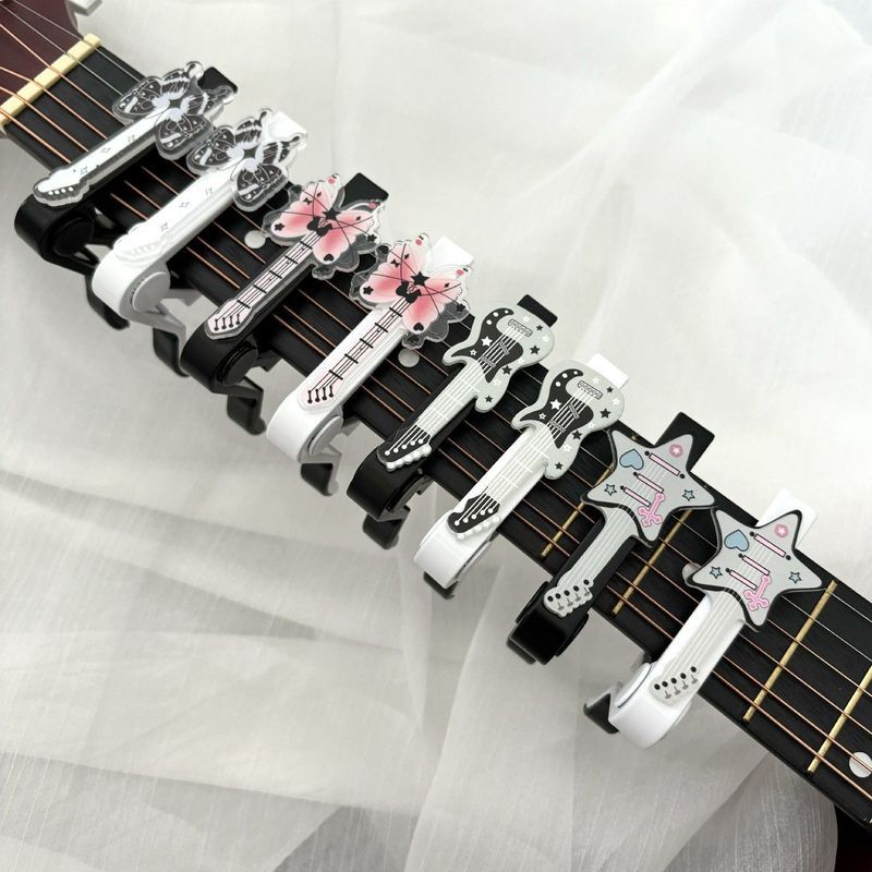 สีดําสีขาว y2k ธีมดนตรีกีตาร์อะคูสติก Ukulele โลหะ Capo X0522