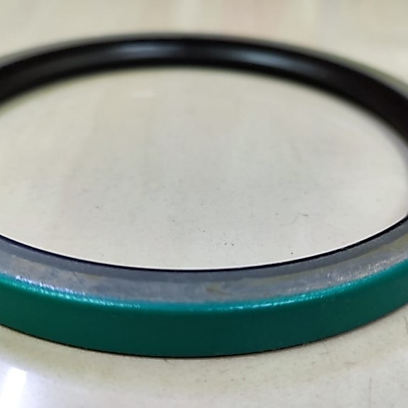 ซีลน้ํามัน CR SKF 54931 CRWH1 5~1/2X6~1/2X1/2 139.7X165.1X12.7