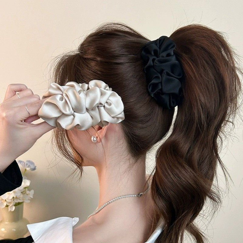 Elegant Satin Cloud คลิปกล้วยแนวตั้ง Twist Barrette หางม้าสูงสําหรับผู้หญิง