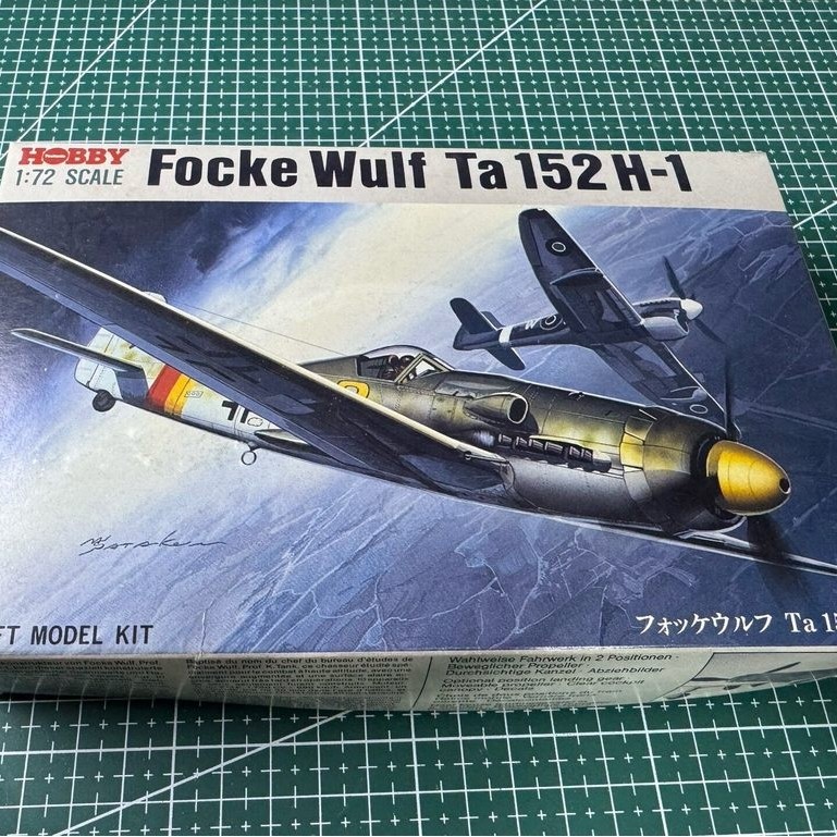 HOBBY 1/72 Focke Wulf Ta 152 H-1 Fighter Model Board ครบ, พร้อมกล่องเดิมและคําแนะนํา, กระเป๋าสติกเกอ
