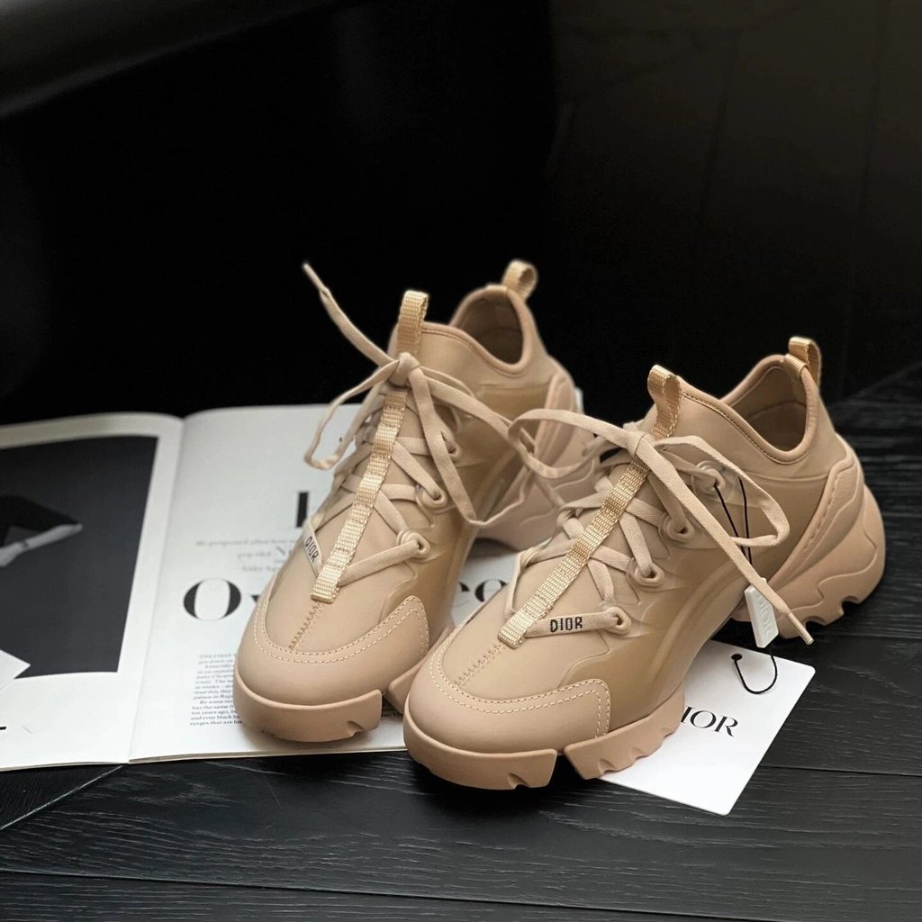 Dior/Dior Dr Dior Daddy Shoes รองเท้าผ้าใบปักรองเท้าสีขาว All-Match Thick-Soled Heightening Handy To