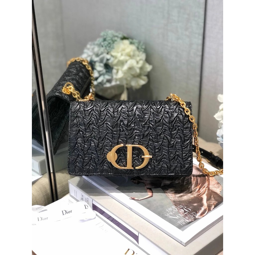 DIOR กระเป๋า Montaigne ใหม่ล่าสุด 30 Montaigne,
แรงบันดาลใจตั้งแต่ 1947 พบ,
คุณมอนเตน อเวนิว เบอร์ 3