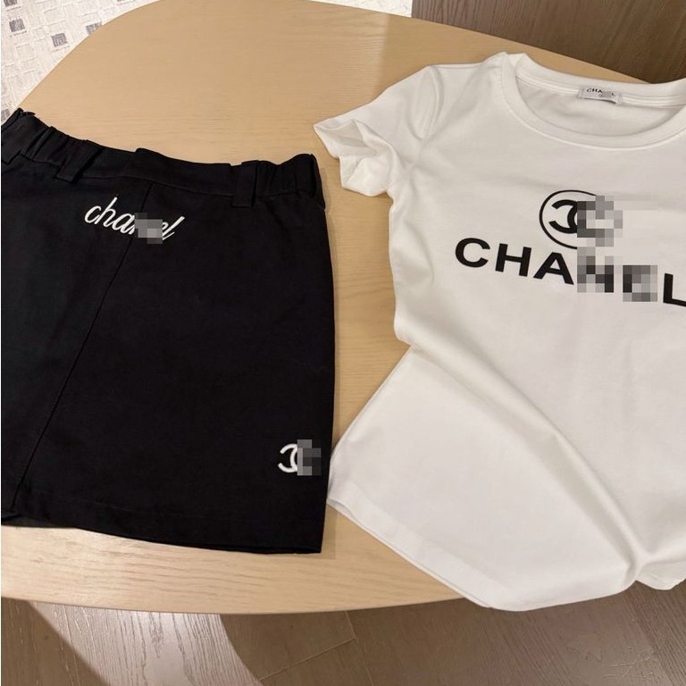 O2BY C H Contrast Color Letter พิมพ์ Slim-fit สูทผู้หญิง 2026 ฤดูร้อนรอบคอแขนสั้นเสื้อยืดเอวสูงกระโป