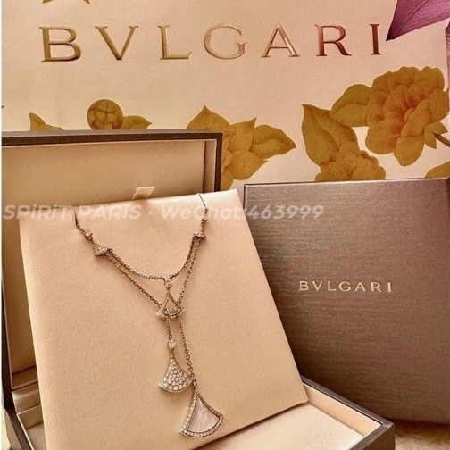 BVLGARI สร้อยคอมากกว่าหนึ่งจี้ หุ้มด้วยทอง 18K