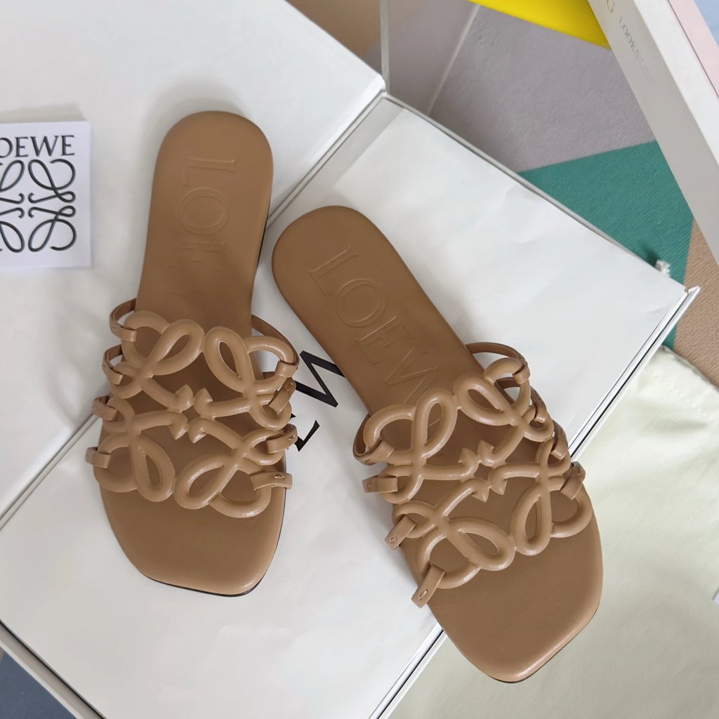 [1: 1 Development] LOEWE ล่าสุด Petal Anagram รองเท้าแตะเปิดนิ้วเท้ารองเท้าแตะ LOEWE Hollow รองเท้าแ