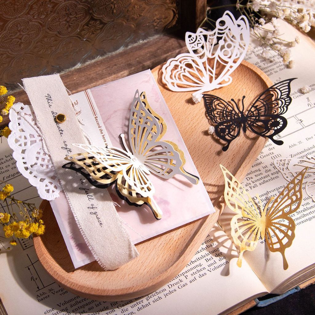 Hollow Creative Round Clock Girl Heart Bow Butterfly Love Handbook Collage วัสดุตกแต่งกระดาษฐานกระดา