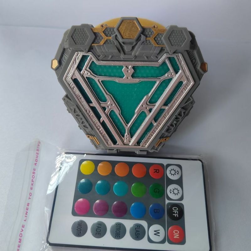 Iron Man Reactor MK50 Reactor Iron Man หน้าอกโคมไฟรูปรุ่น