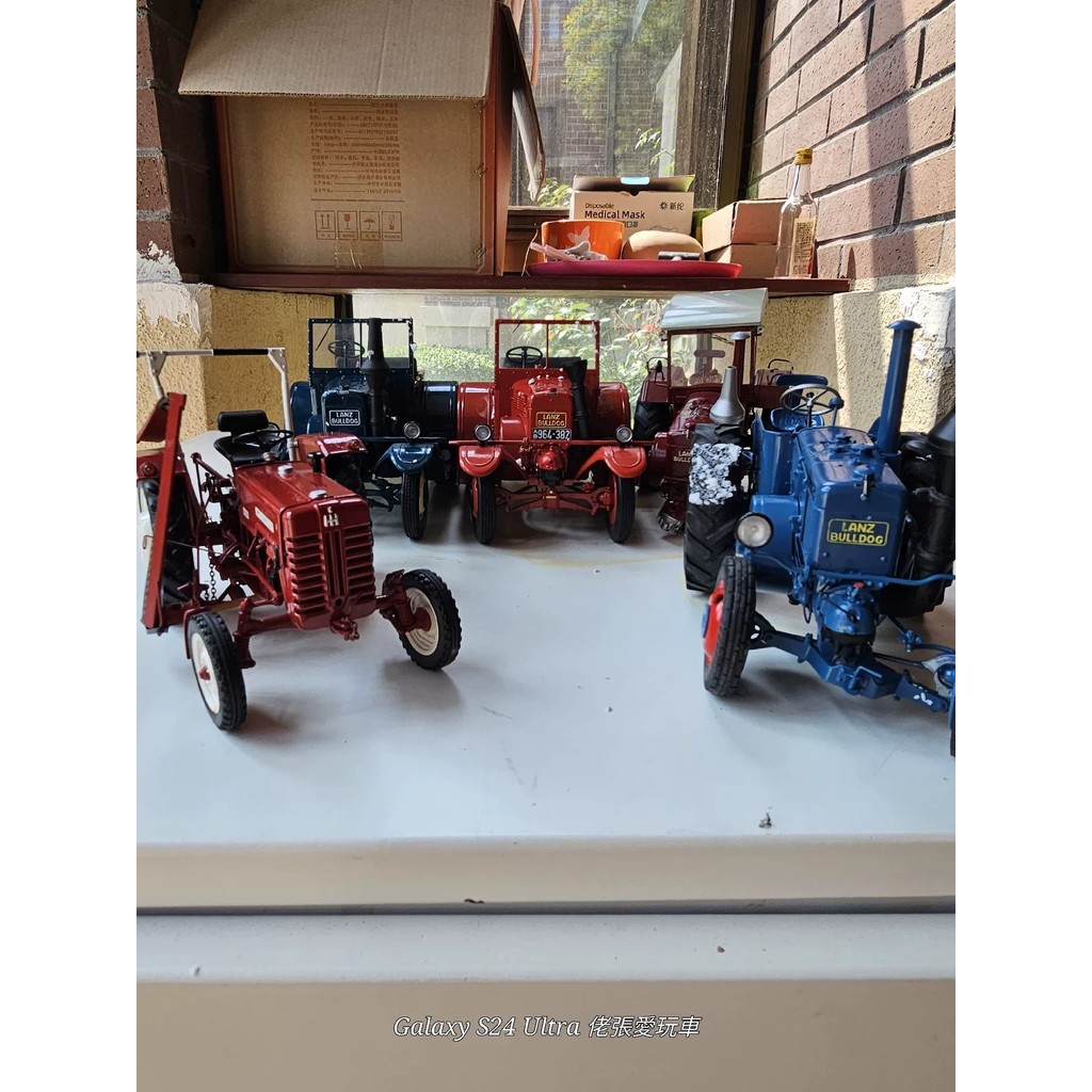 1/18 schuco schuco Lanz Bulldog Tractor Model, Lanz Bulldog Price More Than 300 ถึง 500; รถเปลี่ยนได