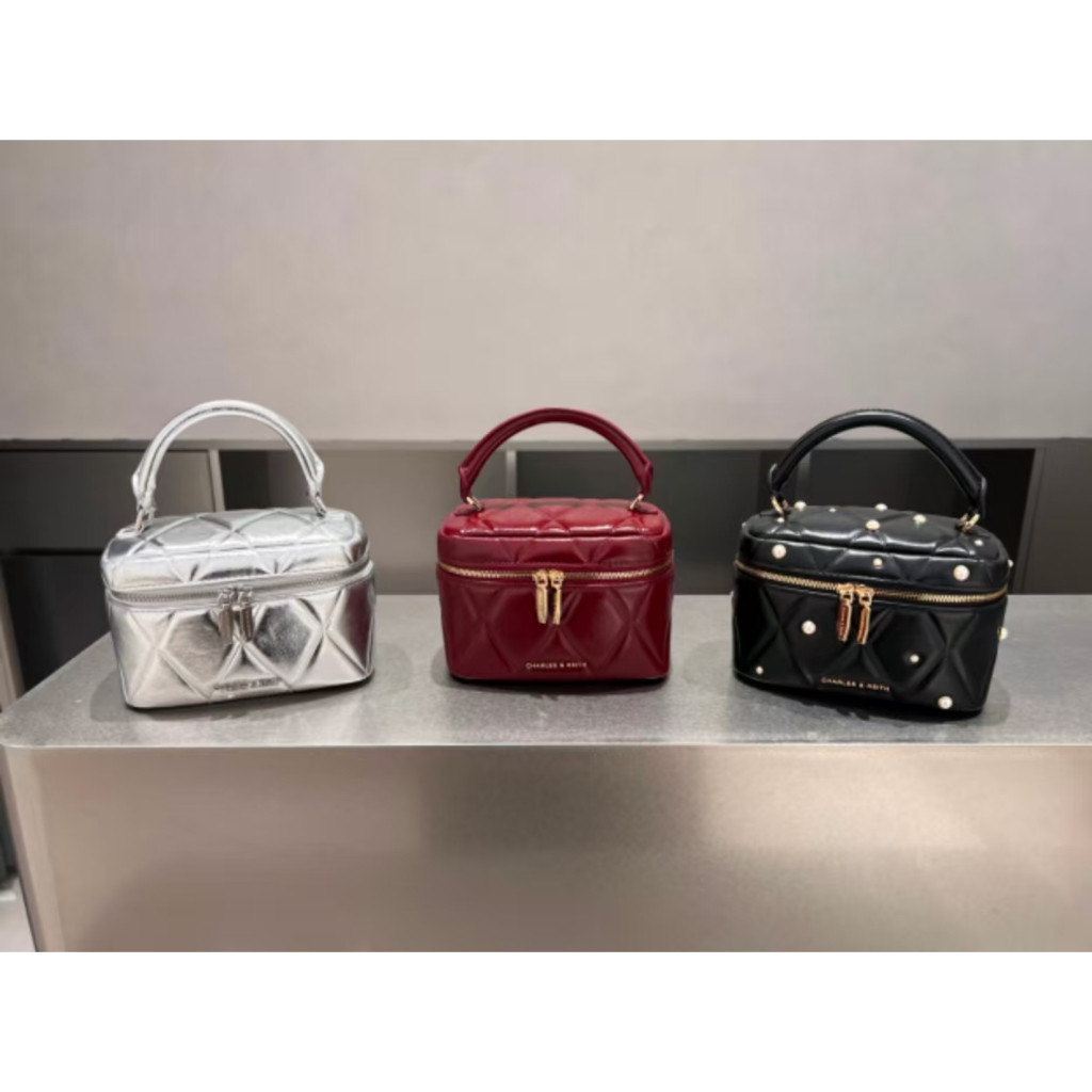 AF2 2026 สไตล์ใหม่ Diamond Chain แบบพกพา Crossbody Mini Box Bag80782534