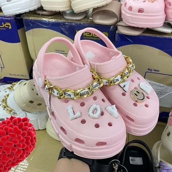 รองเท้า KASUT CROCKS VIRALL HOTT