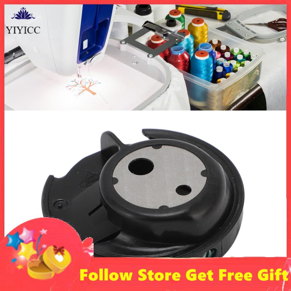 Yiyicc Yiyicc จักรเย็บผ้า Bobbin Case มัลติฟังก์ชั่ผู้ถืออุปกรณ์เสริมสำหรับ DZ820E HE1 NV90E NV700E 