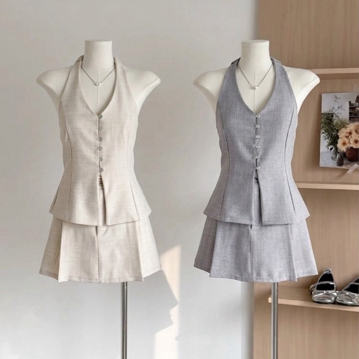 conycolours | Grace Halter Set ชุดเซต เสื้อคล้องคอ + กระโปรงสั้น
