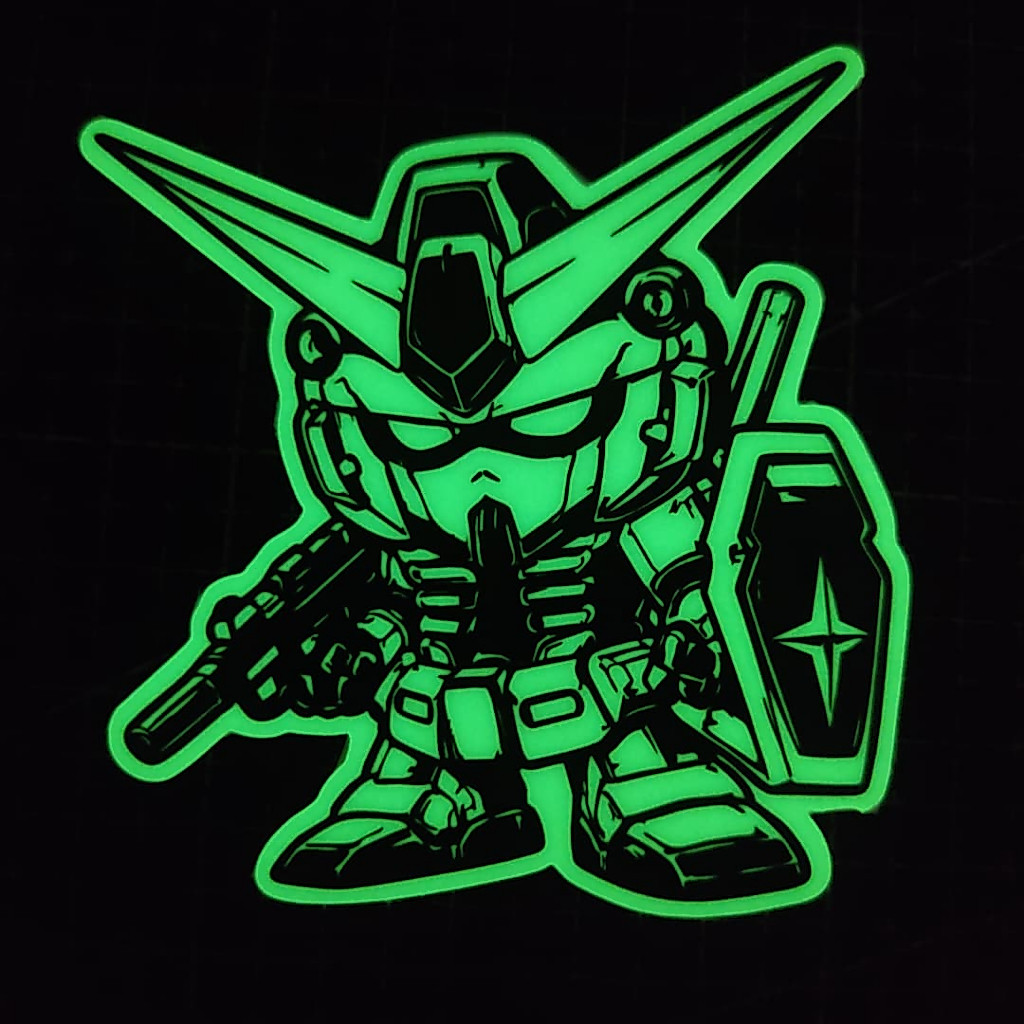 สติ๊กเกอร์ gundam chibi เรืองแสงในที่มืด saiz 7x7.5cm