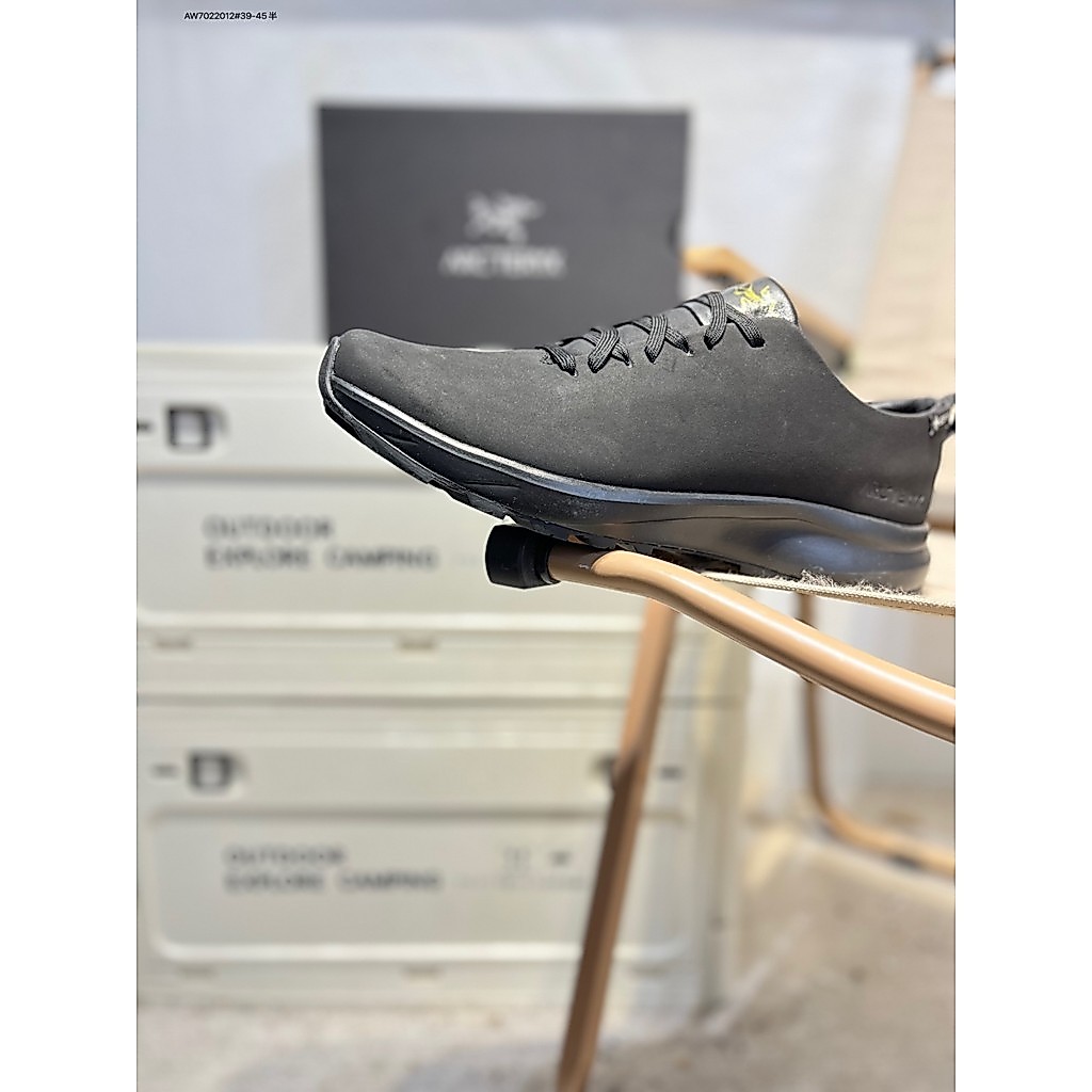 Arcteryx Konseal LT รองเท้าวิ่งข้ามประเทศผู้ชาย ระบายอากาศ น้ำหนักเบา กางเกงแบบ slip-on design