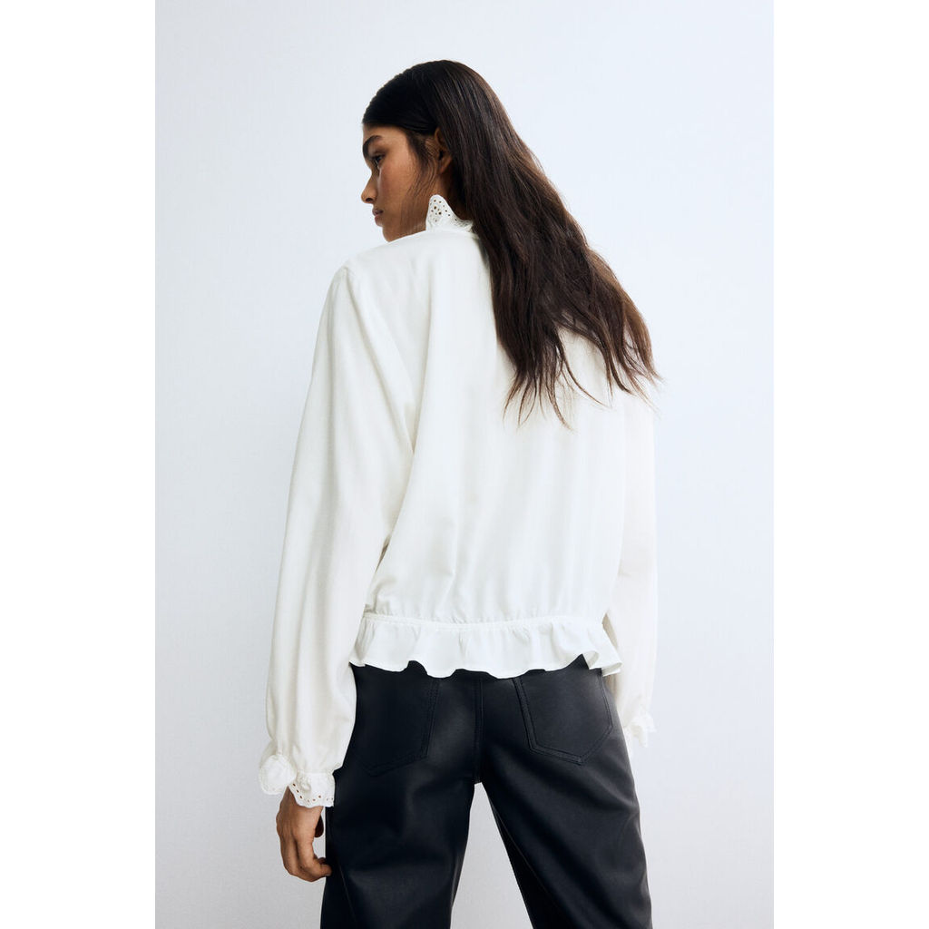 H&M(เอชแอนด์เอ็ม) เสื้อเบลาส์ตกแต่งระบาย Women Frill-trimmed blouse 1313420_1