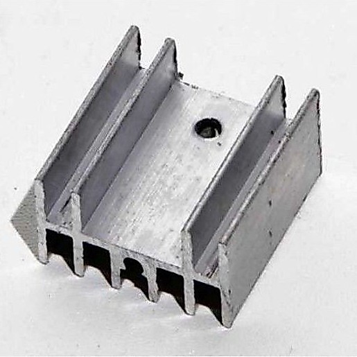 ทรานซิสเตอร์ HEATSING D313