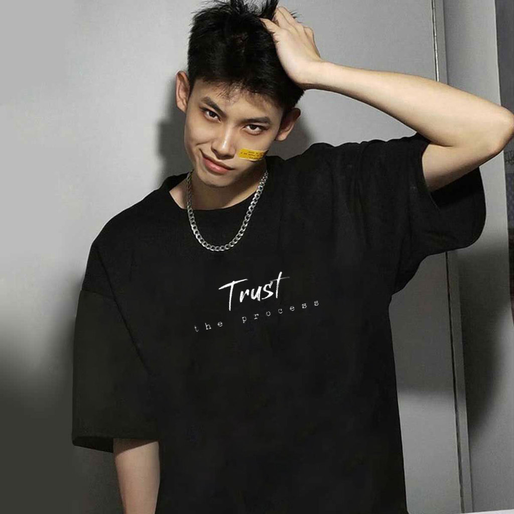 (ผ้าฝ้าย 100%)Luvoro oversize unisex เนื้อผ้านุ่มระบายแขนสั้น  T-shirt สีดำและสีขาว เสื้อยืดทูโทน เสื้อยืดแขนสั้น