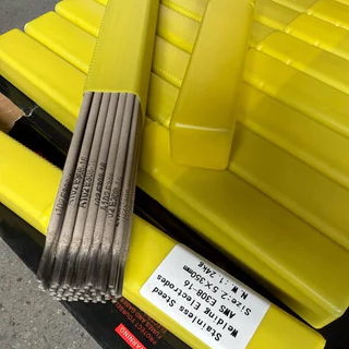 ลวดเชื่อมสแตนเลสไฟฟ้า AWS E308 16 308L ห่อ แพ็ค 1 กก 2.6×300 มม. / 3.2×350 มม. แนวเชื่อมเรียบ