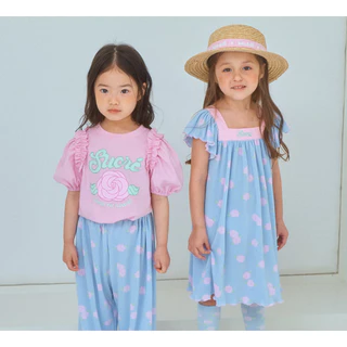 สาวสีชมพูเร้าใจแขนสั้นเสื้อยืดน่ารักกุหลาบพิมพ์ด้านบนเป็นมิตรกับผิวระบายอากาศผ้าปริมณฑล