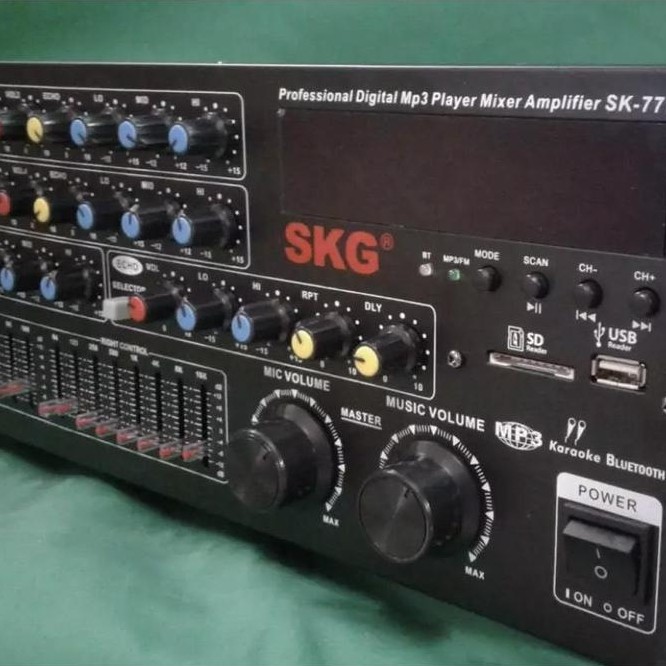 QA SHOP SKG เครื่องแอมป์ขยาย Bluetooth USB 5000W P.M.P.O รุ่น SK-777