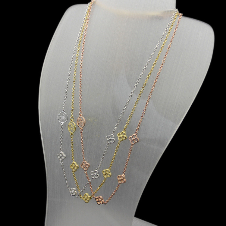 FQOE V Letter Four Hollow Flower Necklace Asian Gold Flower Set Necklace