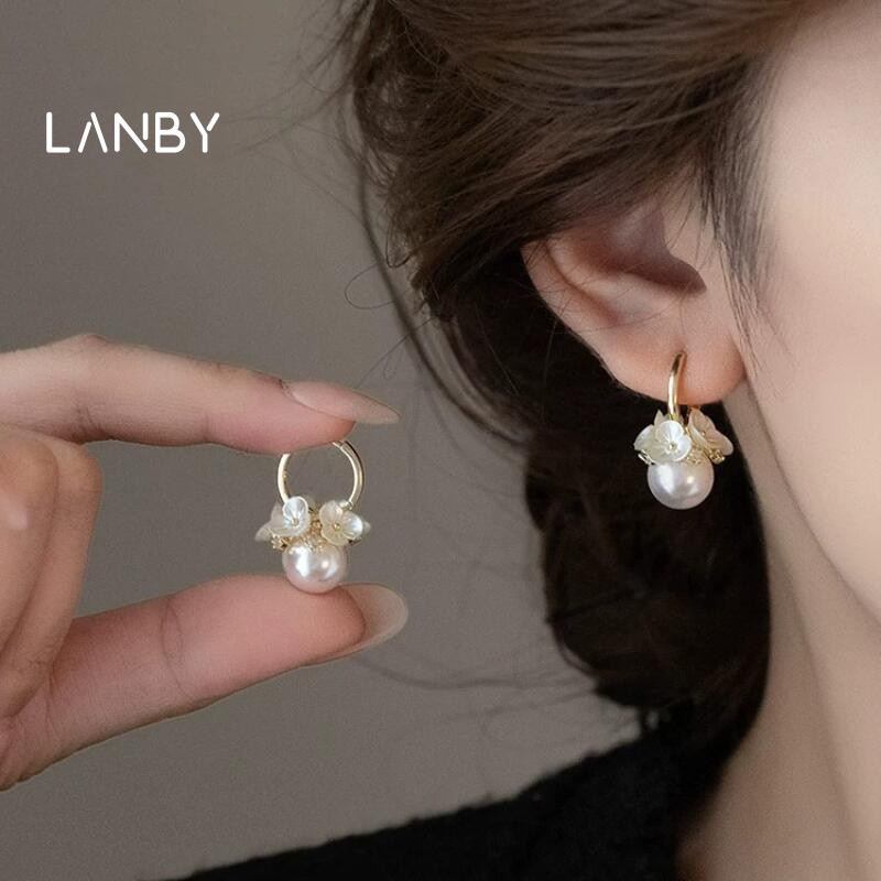 ต่างหูดอกไม้ไข่มุกสำหรับสตรีดีไซน์สวยสไตล์วินเทจ E003
