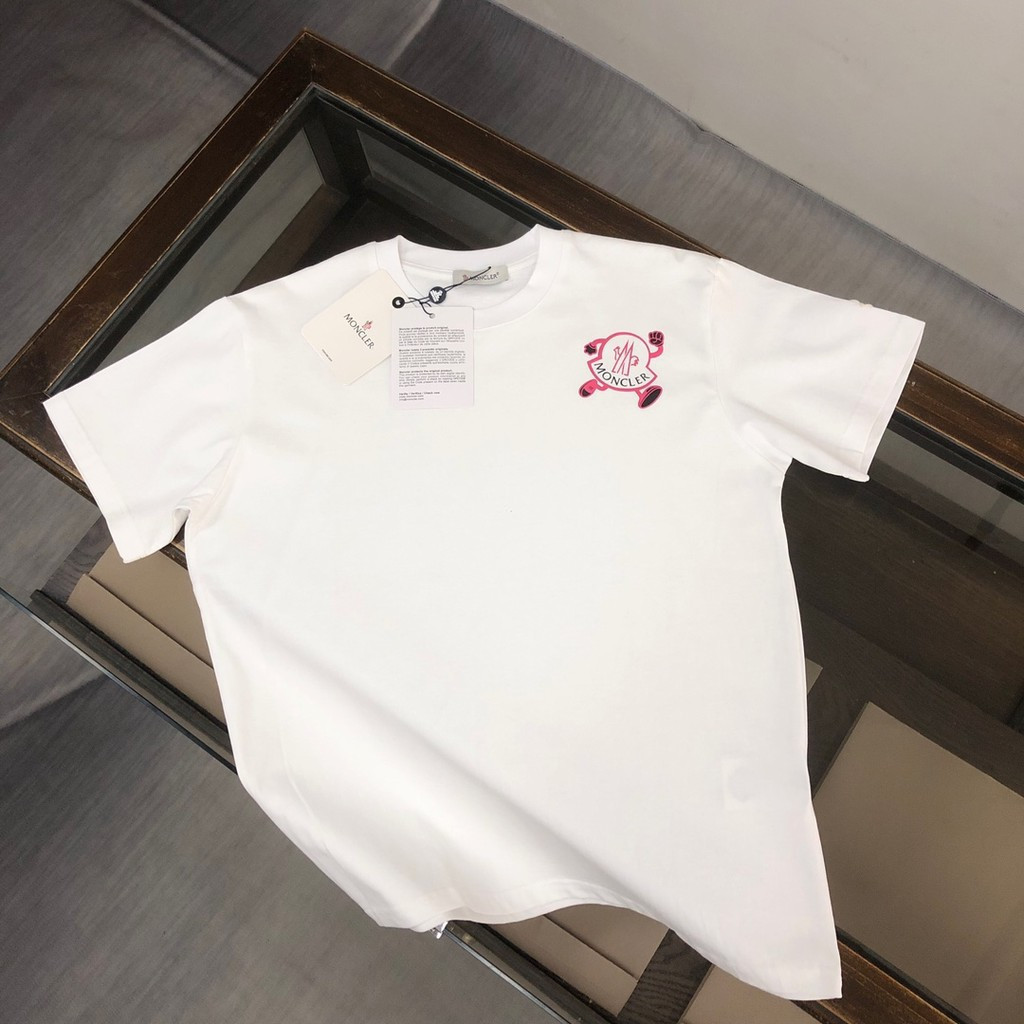 Moncler2026 Moncler 2026 คลาสสิกรอบคอแขนสั้นเสื้อยืดผู้ชายผู้หญิงสไตล์ Commuter Casual ขนาดใหญ่ Heav