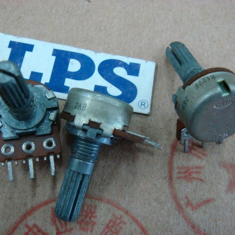 ญี่ปุ่นญี่ปุ่น ALPS ประเภท 16 Single Potentiometer B2K ความยาวจับ 20 มม.ดอกไม้