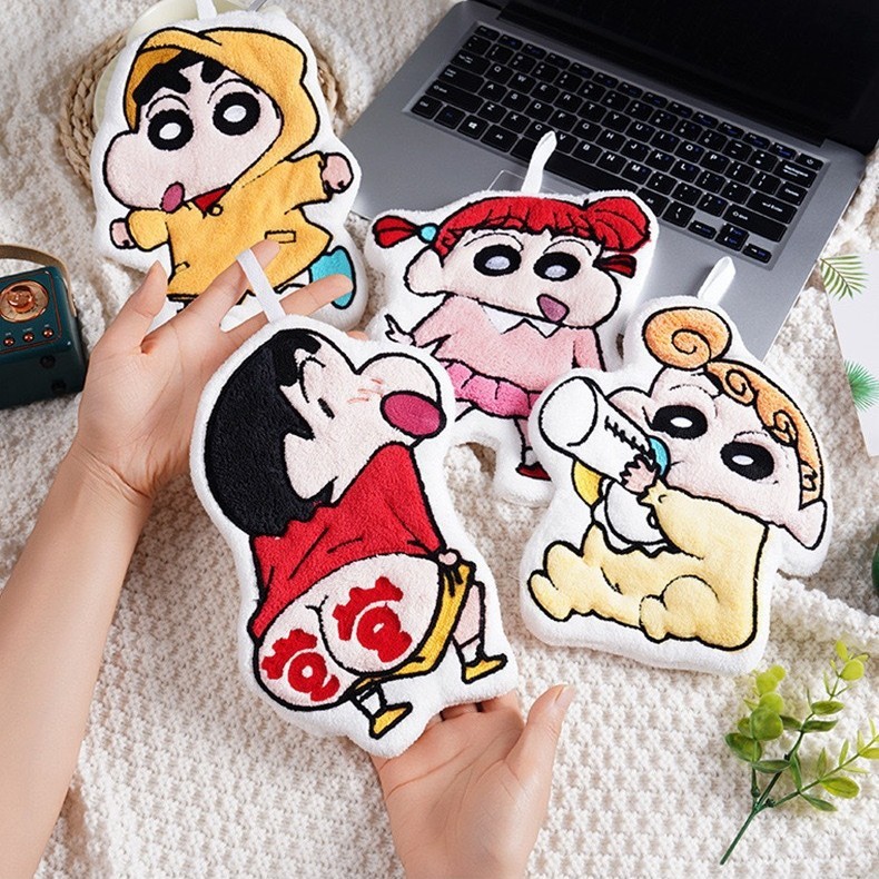 [Crayon Shin‑chan] ผ้าเช็ดมือการ์ตูนขนปะการัง - นุ่ม ซับน้ำได้ดี แห้งเร็ว - สามารถแขวนได้ ไม่หลุดขน