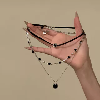 Lunar Blossom🍃🍃y2k สร้อยคอ สีดำ สามชั้น รัก necklace รุ่นใหม่ คุณภาพสูง ทันสมัยและเท่ ส่งไวจากไทย