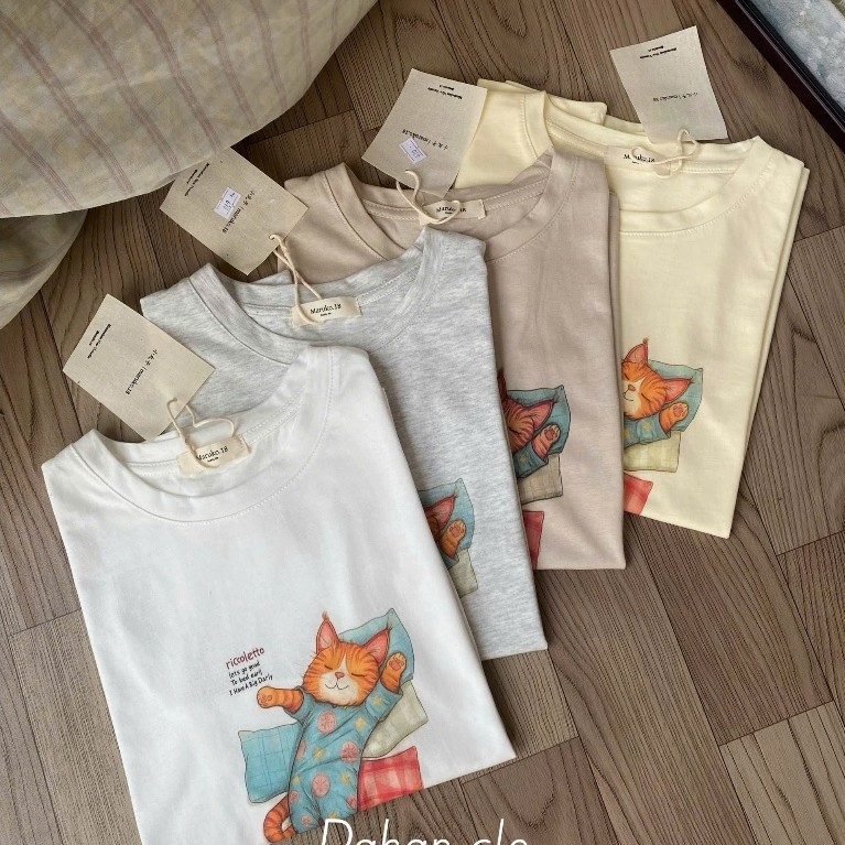 (QCC) DH139 Sleeping Cat เสื้อยืดผู้หญิง – น่ารักและสบาย