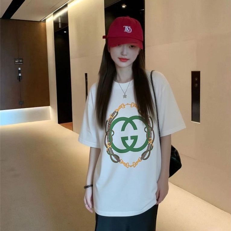 กุชชี่/กุชชี่/6เอ็กแอล2026 คลาสสิกรอบคอแขนสั้นเสื้อยืดผู้ชายผู้หญิงสไตล์หนาด้านในหนาดุร้ายสองเส้นการ