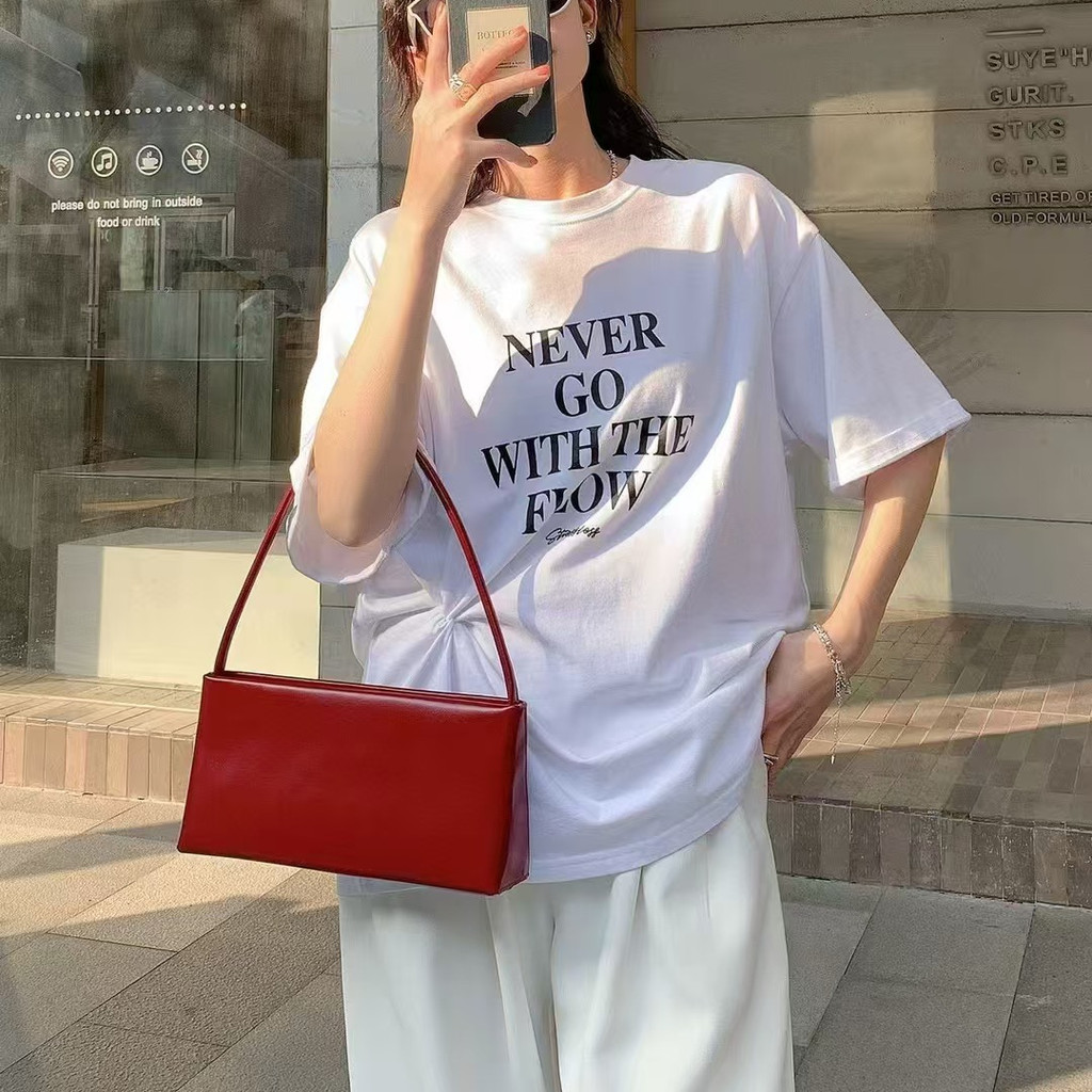 Lune Sac กระเป๋าแบร์แฟชั่นหนังมันวาวสไตล์วินเทจ กระเป๋าสะพายใต้รักแร้เรียบง่ายหรูหรา
