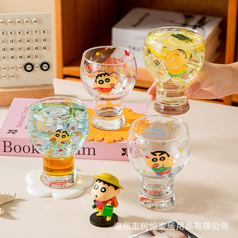 แก้วเบียร์น้ําผลไม้ Crayon Shin-Chan แก้วน่ารัก Original Modern Girl High-value Unique Household Gla