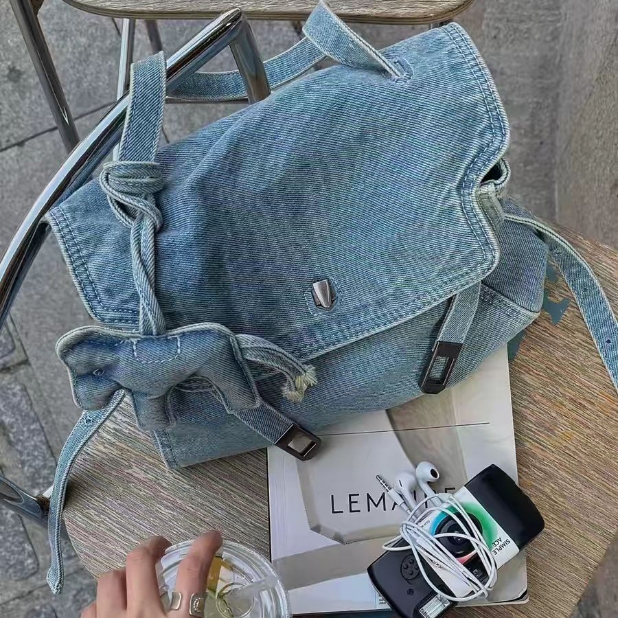 สินค้าใหม่พร้อมสต็อกฤดูใบไม้ผลิฤดูร้อนล้างผ้ายีนส์กระเป๋า ผู้สื่อสาร ย้อนยุคพร็อพพลิกกระเป๋าสี่เหลี่ยมเล็กหญิงไหล่ของ ผู้สื่อสาร กระเป๋า20260521