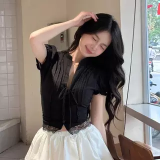 ผู้หญิงเสื้อเชิ้ตผ้าฝ้ายลินิน (ผ้าพรีเมี่ยม) คอปาด แขนพัฟ ผูกโบว์หน้าอก ยางยืดปรับได้ ฤดูร้อน สูงสุด