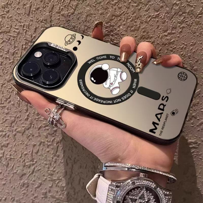 เคสโทรศัพท์แม่เหล็ก ลายนักบินอวกาศ ใช้ได้กับ iPhone 16/15Plus/14ProMax/12/13Pro/11 คุณภาพสูง กันกระแทกและกันรอยขีดข่วน