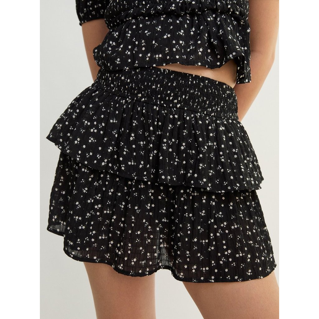 [Pomelo] กระโปรงสั้นระบายเป็นชั้นลายจุด / Ditsy Ruffle Tiered Mini Skirt