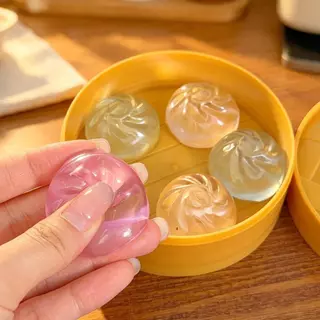 ชุดสกุชชี่อาหารเช้าจีนขนาดเล็กแปลกใหม่-สุ่มของเล่นซาลาเปาสีใสพร้อมตะกร้าเก็บ