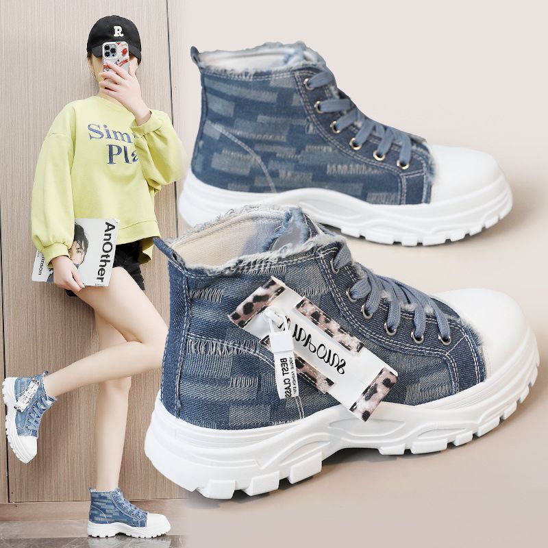 New 2026 Spring/Summer Women's Canvas High-Top Breathable Thick-Soled Height-Increasing Versatile Fashion Casual Shoes Martin Boots Sports Shoes รองเท้าผ้าใบผู้หญิงทรงสูง รุ่นใหม่ ฤดูใบไม้ผลิ/ฤดูร้อน 2026 ระบายอากาศได้ดี พื้นหนา เพิ่มความสูง ใช้งานได้หลาก