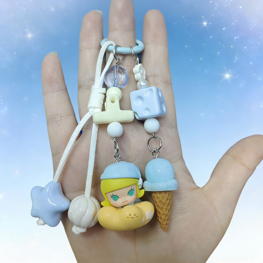 POPMART POPBEAN MOLLY Nyota CRYBABY kubo pop bean พวงกุญแจ จี้น่ารักและน่ารักเป็นของขวัญสําหรับเด็กผ