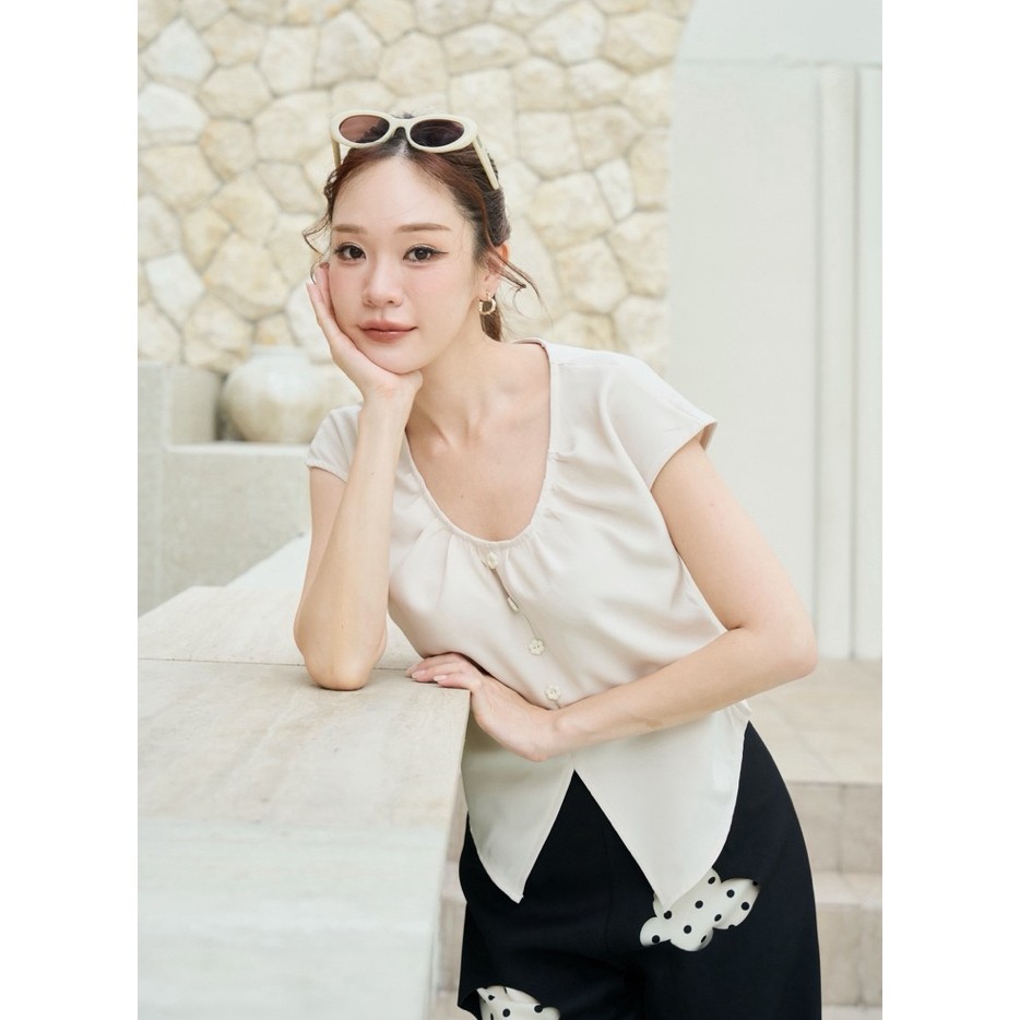 ร244 “Cremo Set ”(M Lรอสินค้า7วัน)(🌸 ชุดโทนครีม-ดำ ดีเทลไดคัทกางเกง ดอกไม้ลายจุด ผ้าโพลีเอสเตอร์นิ่มนุ่ม