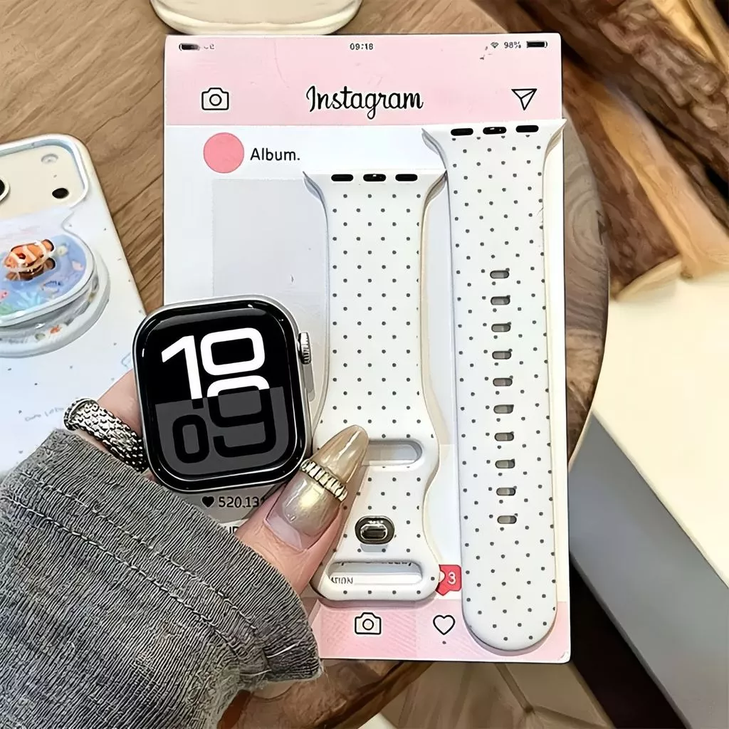 ลายจุดสีขาวเหมาะสําหรับ iwatchs11/10 สาย Apple Watch SE ซิลิโคน Applewatchs9/8/7