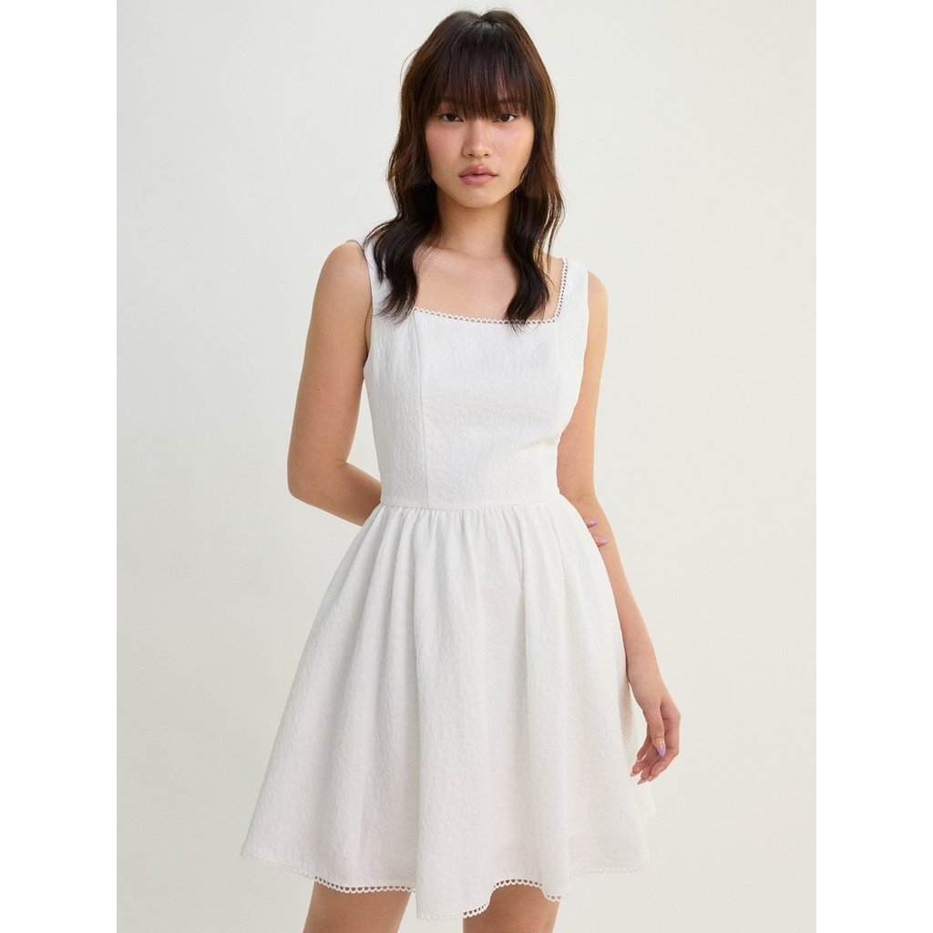 [Pomelo] เดรสมินิคอเหลี่ยม / Square Neck Mini Dress