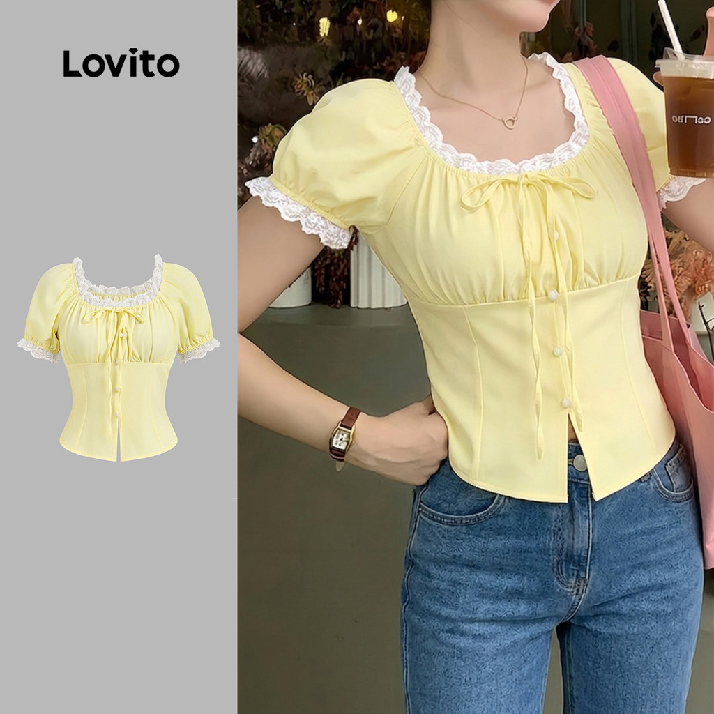 Lovito เสื้อเบลาส์ลําลองผู้หญิงสีเหลืองอ่อนคอระบายติดกระดุม เหมาะสําหรับฤดูใบไม้ผลิ/ฤดูร้อน L189ED135