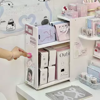 ชั้นวางของบนโต๊ะทำงาน มีประตูปิดหลายช่อง สีขาวมินิมอล จัดระเบียบเอกสารและเครื่องเขียนได้