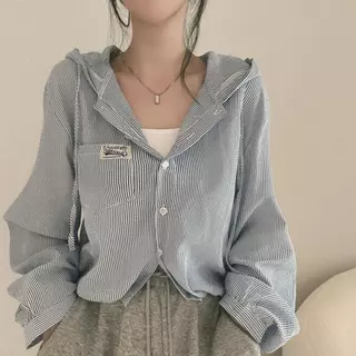 STYLE#เสื้อฮู้ดครอปสำหรับผู้หญิง ดีไซน์ลายทาง แขนทรงโคมไฟ ตกแต่งด้วยกระดุม#99409